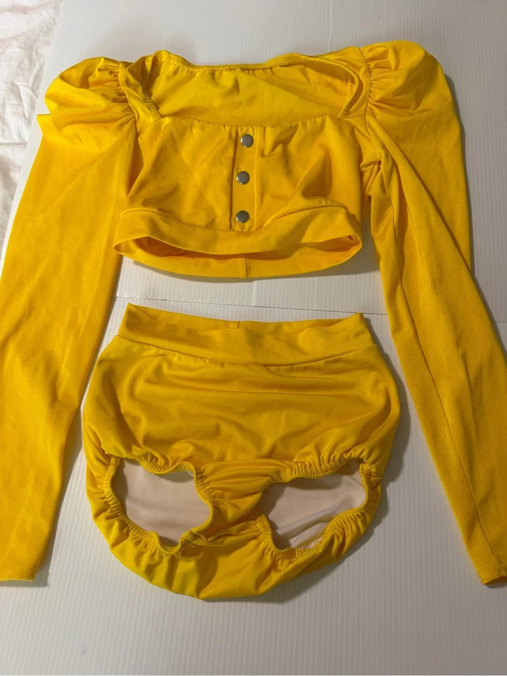 Kelle dance yellow