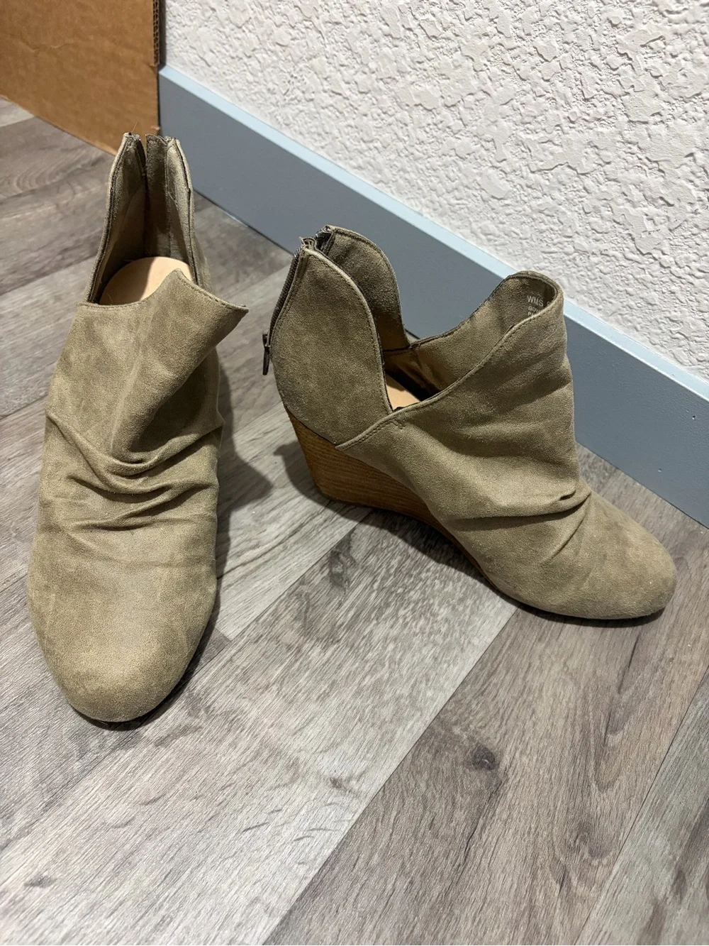 Gowner women’s taupe