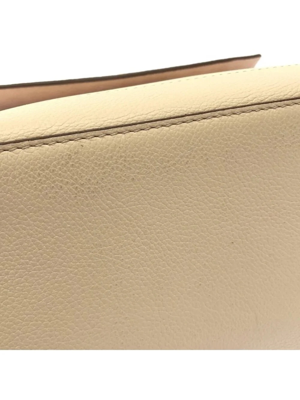 Louis Vuitton ever reluxe versatile