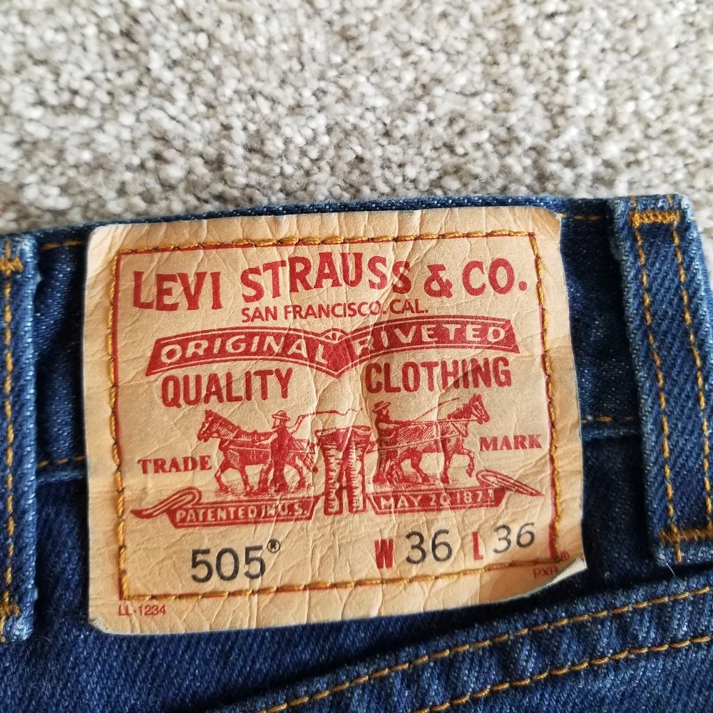 Levis mens levi