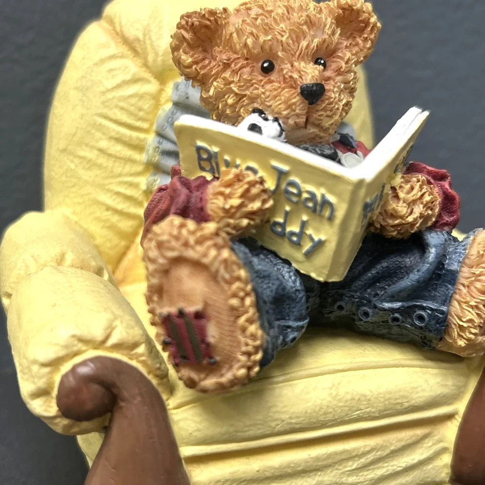 Unbranded this figurine