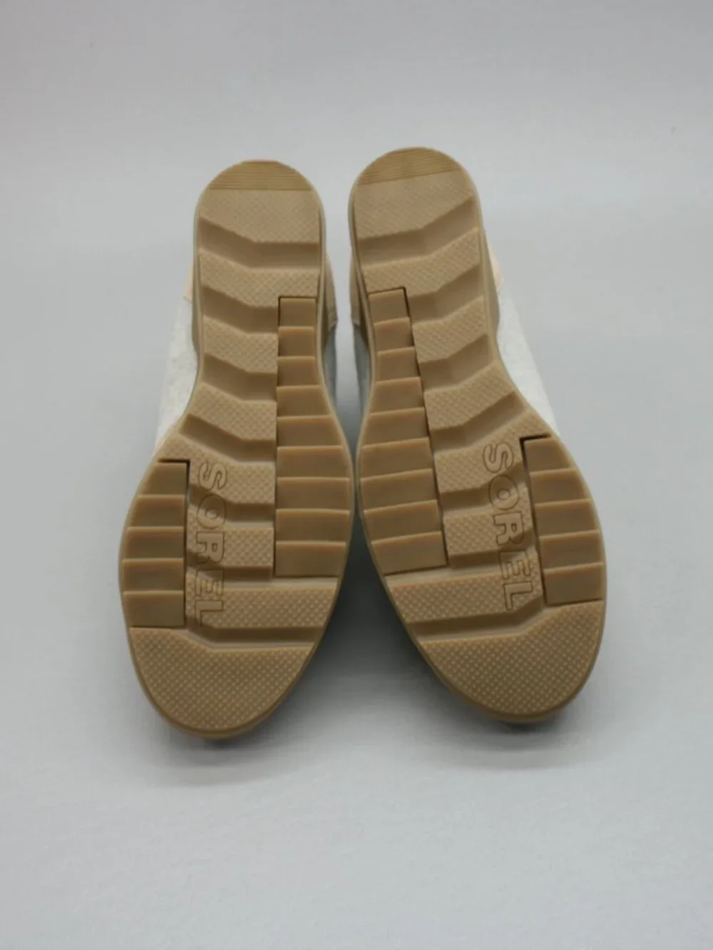 Sorel Ladies 7 Evie Ankle Lace Tan Suede Gray Felt Wedge Booties - NL4926-209