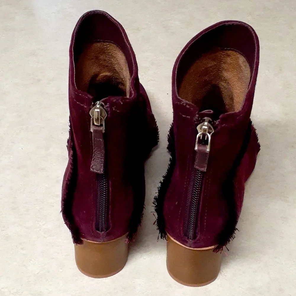 NEW!! Bernardo Ankle Booties