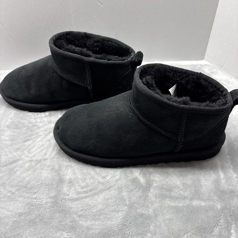 UGG Classic Mini II Women's Boots - Black, US 6