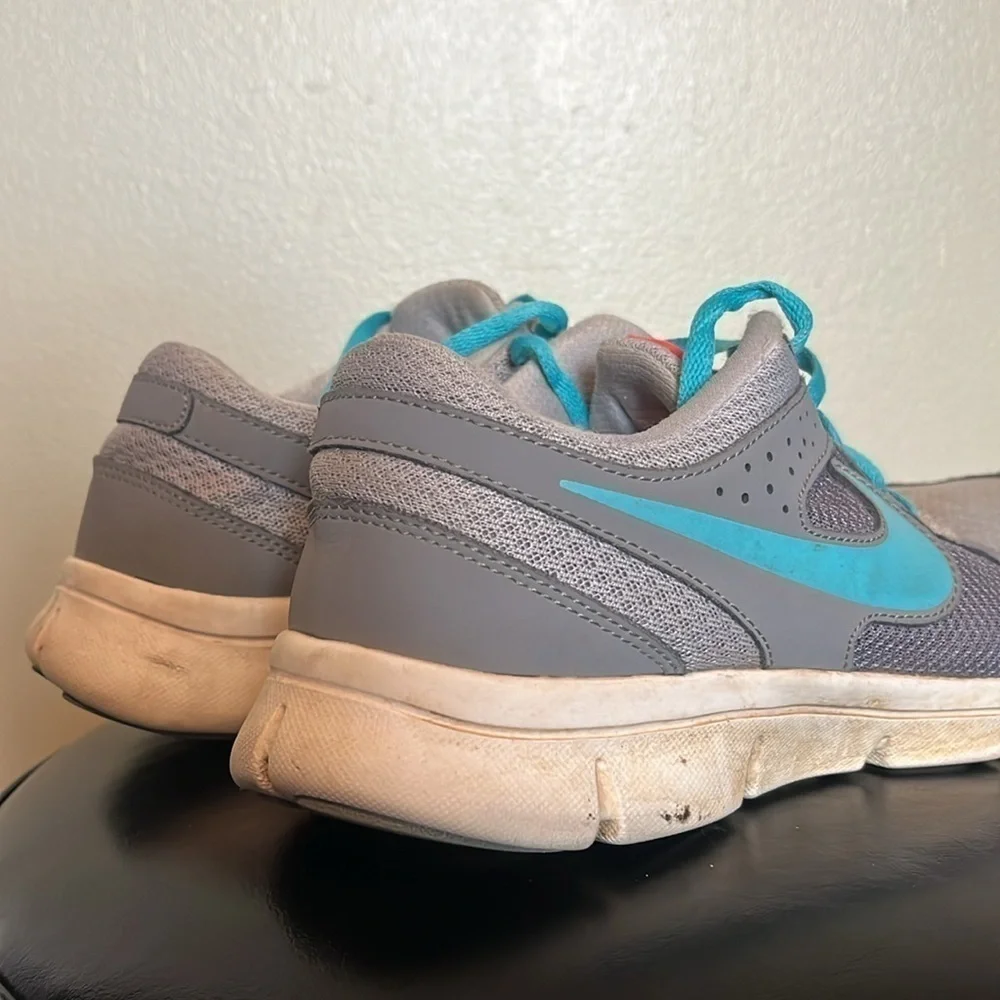 Nike Flex Experience RN 2 Running Shoes Womens 9.5 Gray Blue Sneakers