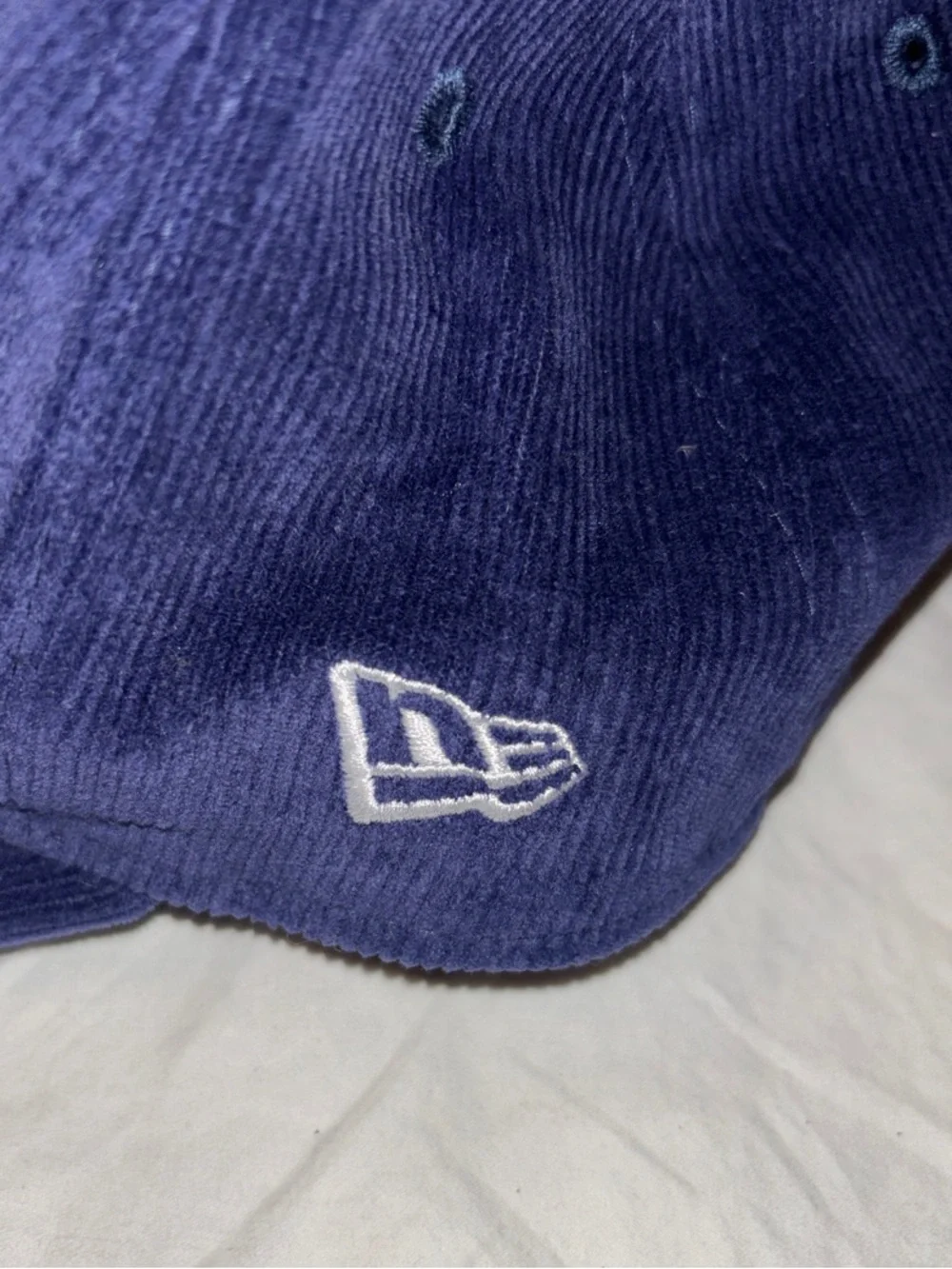 New Era Corduroy New YorkYankees Script SnapBack Cap - OS