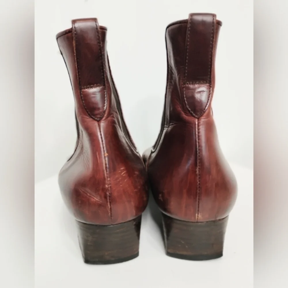 Lorenzo Banfi chestnut leather