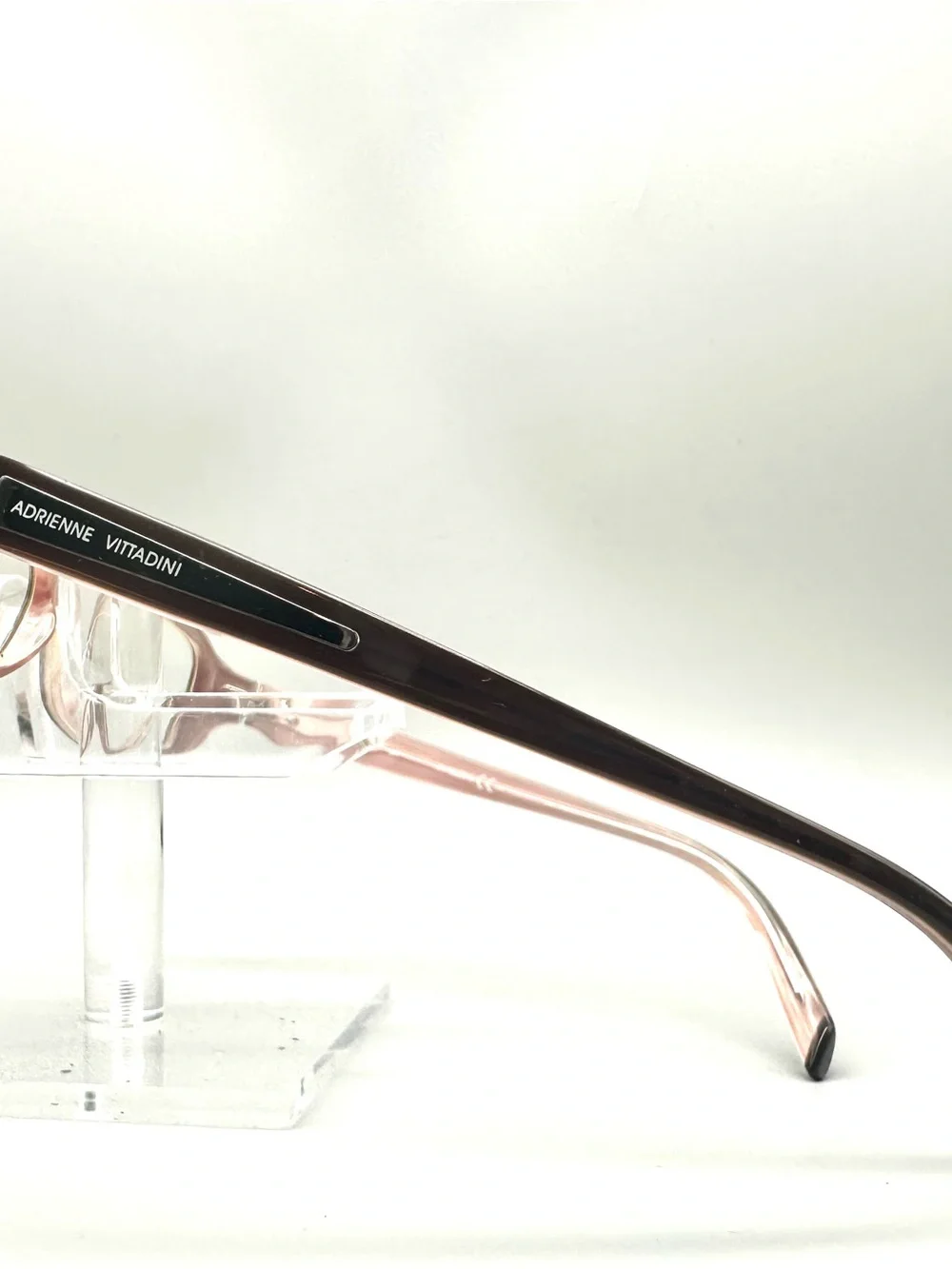 Adrienne Vittadini sleek oval