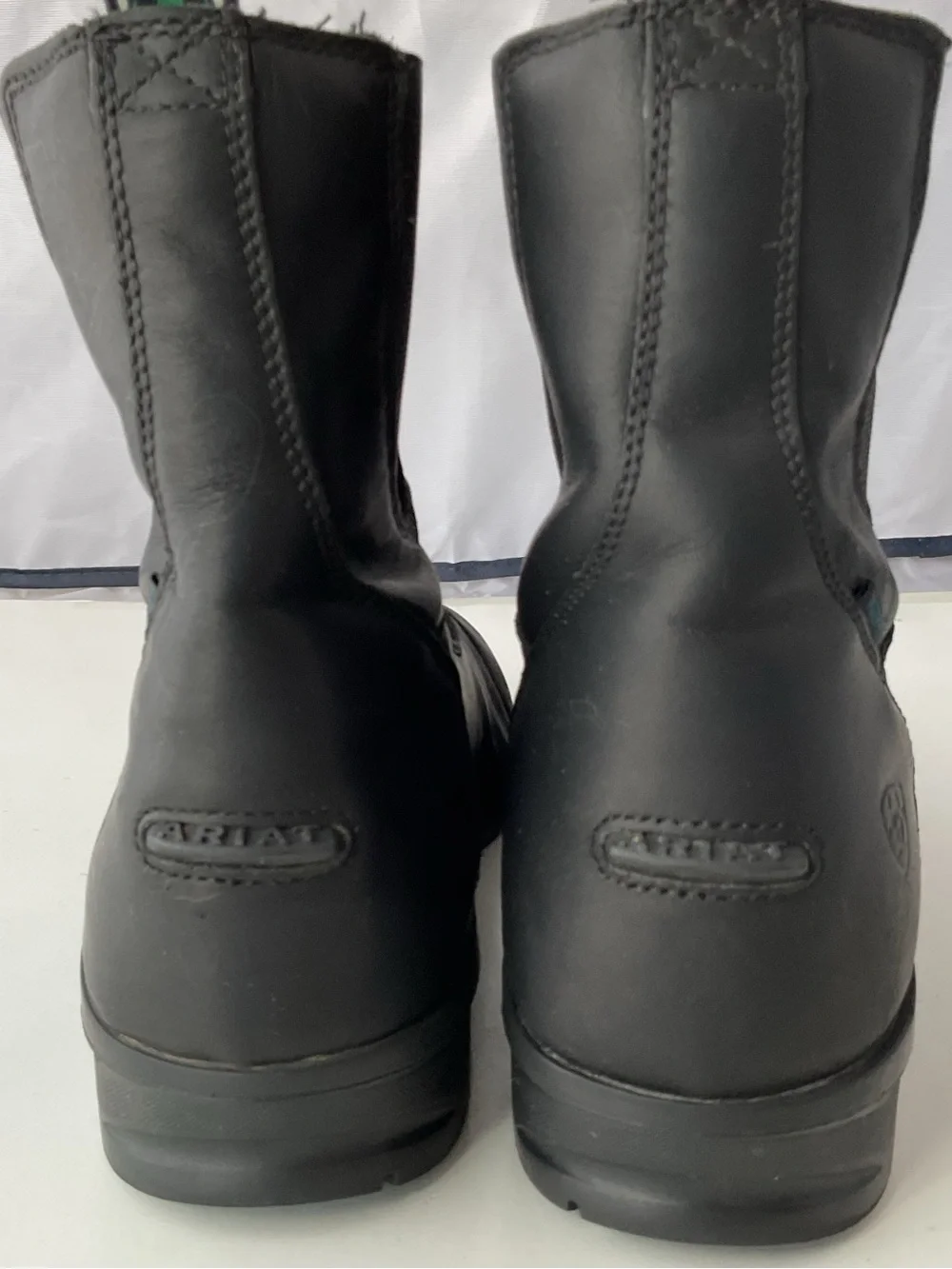 Ariat smooth black