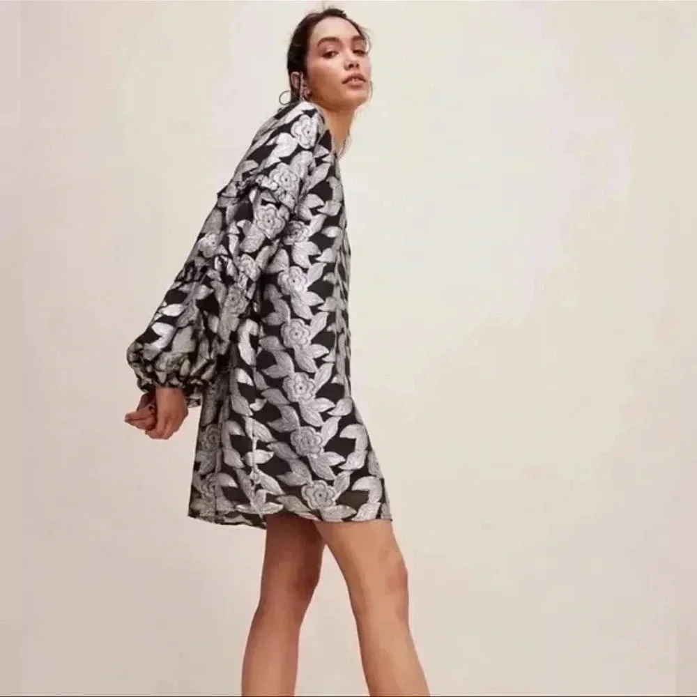 Free People style **features