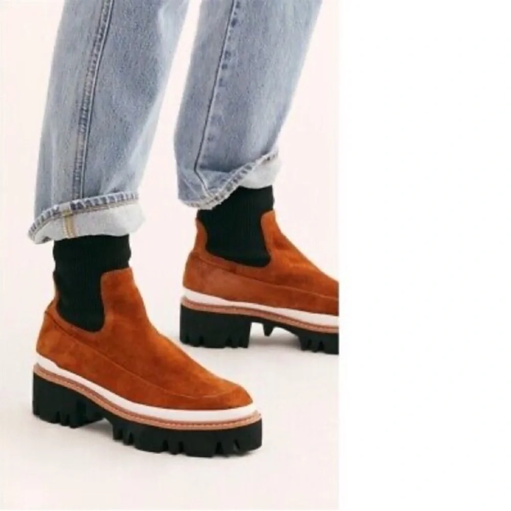 FREE PEOPLE Gee Wawa Ellis Chelsea Boots