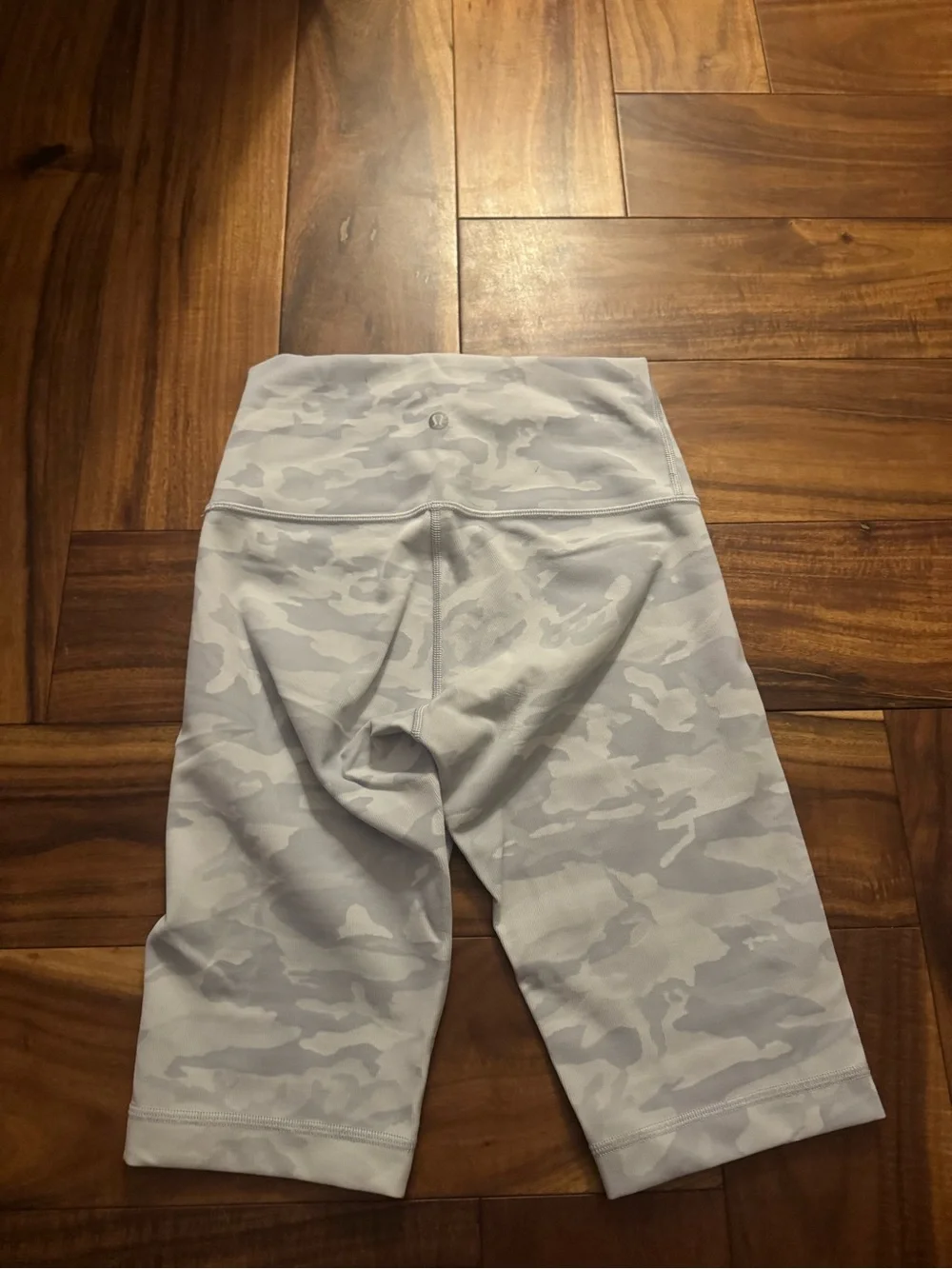 Lululemon High-Rise Camo capri— Light Gray/White