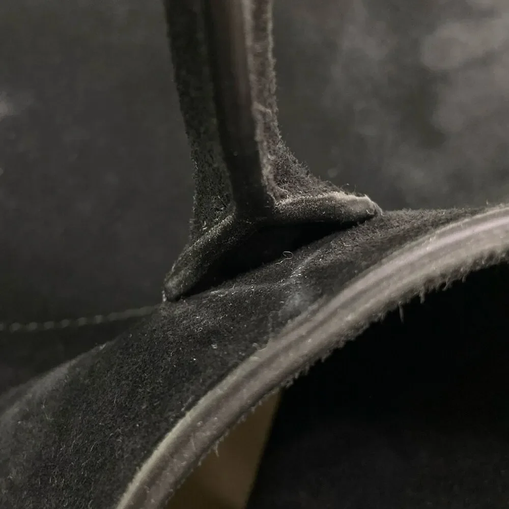 The Row includes corners