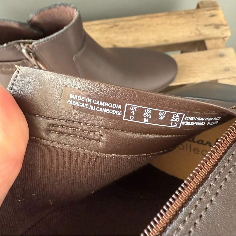 Clarks emily holly