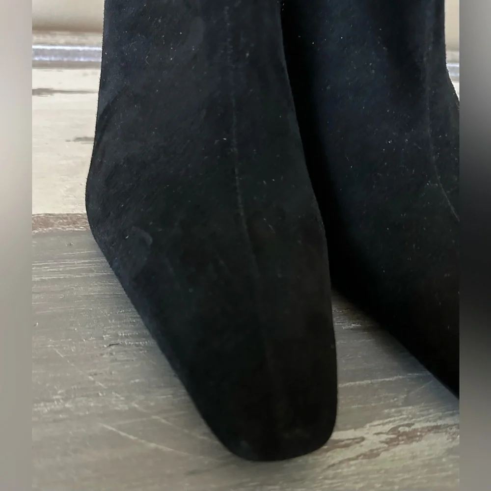 New w/ Imperfections - Donald Pliner Baltimor Suede Boots‎ - Size 6. Retail $250