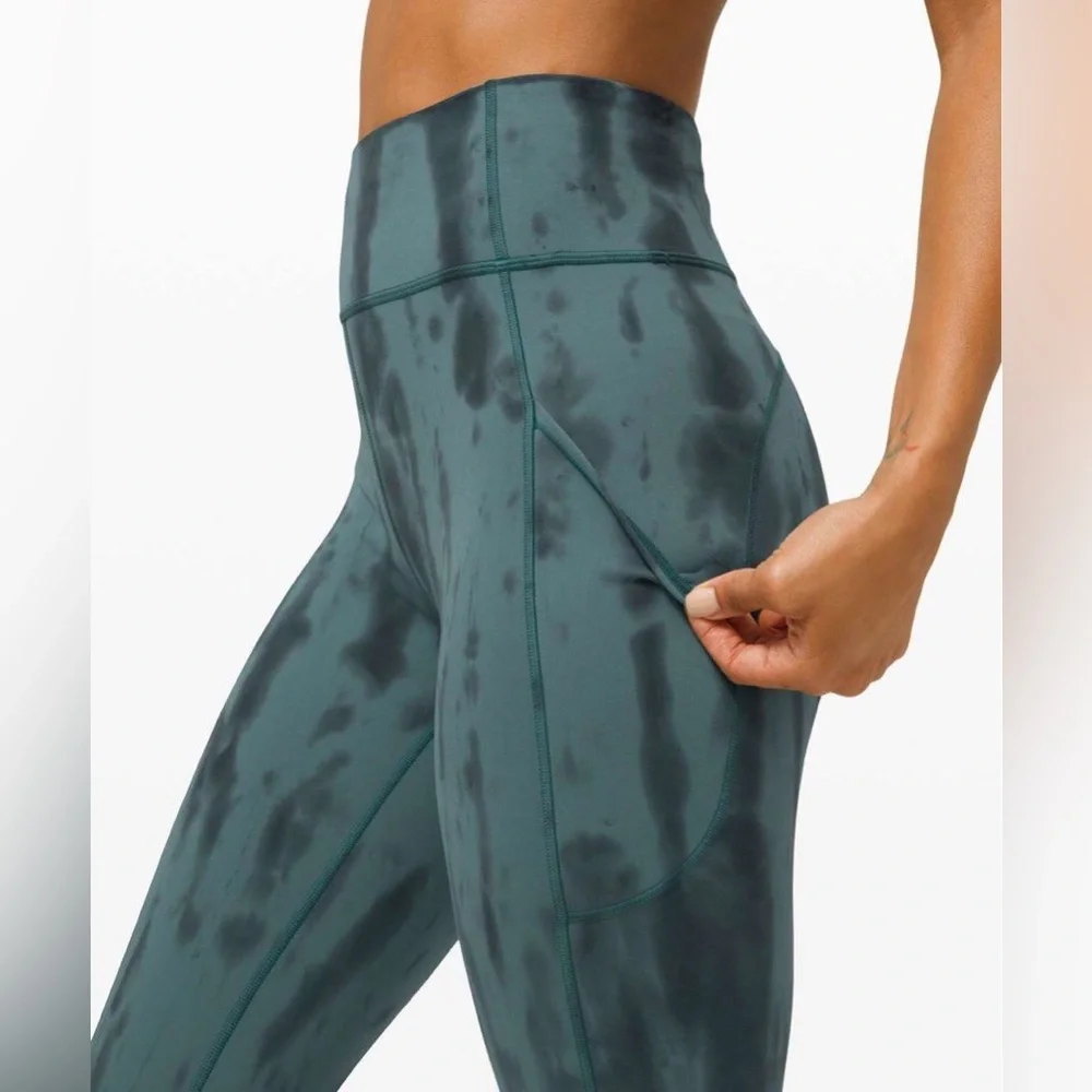 lululemon athletica like brand