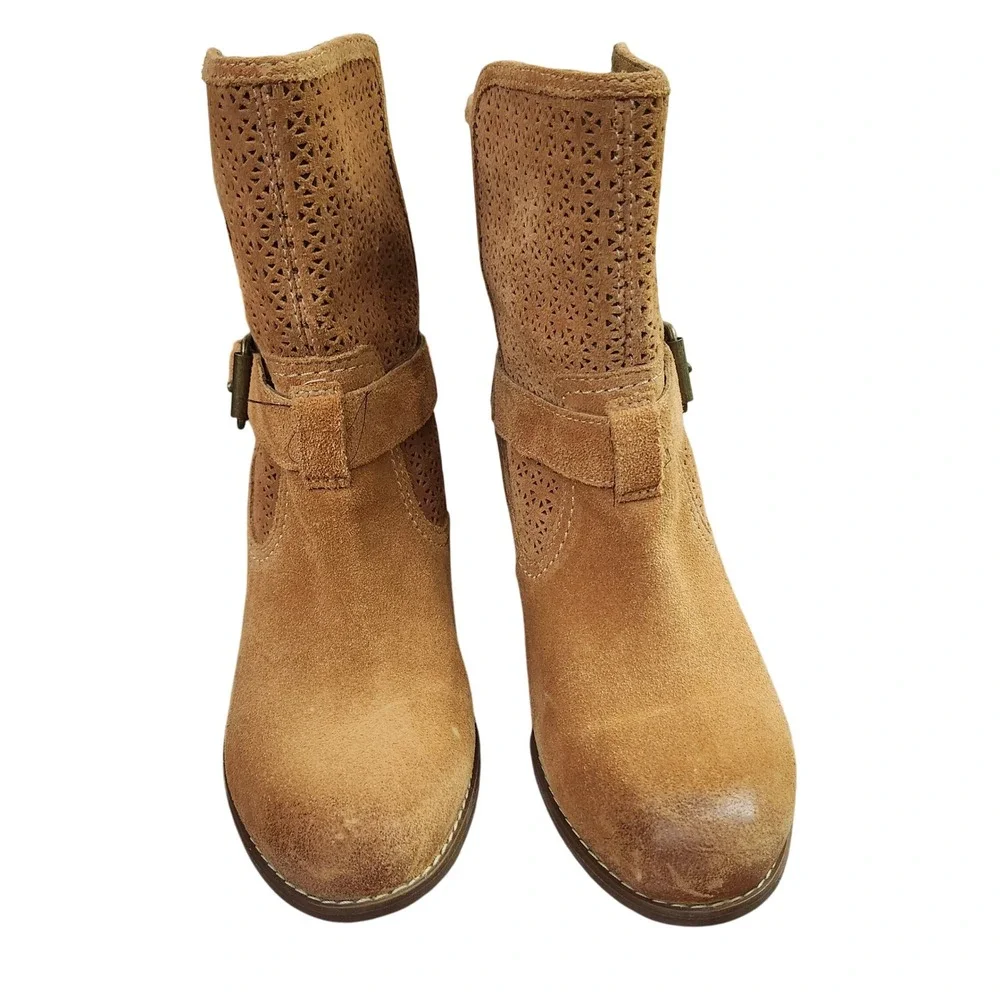 Timberland tan suede