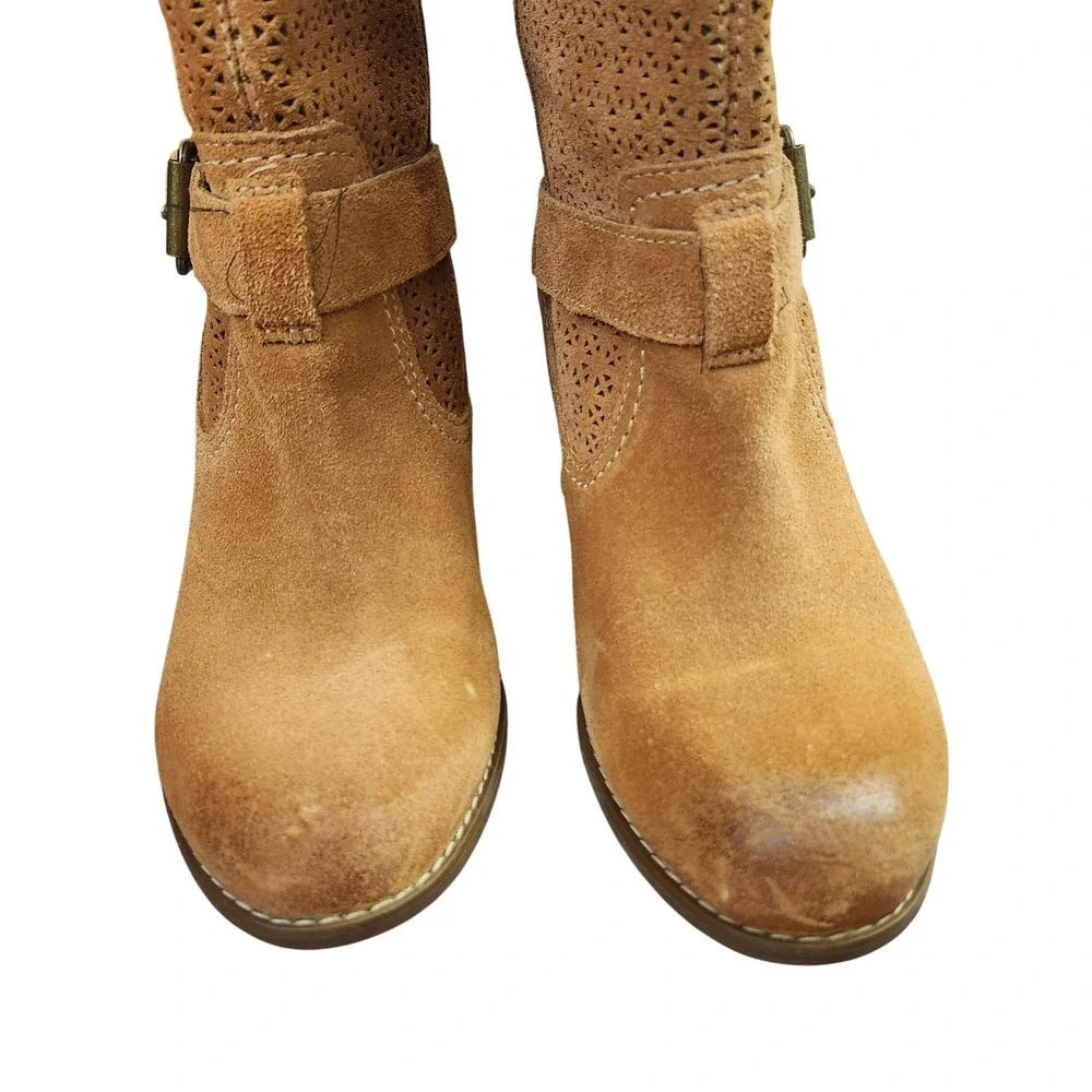 Timberland tan suede