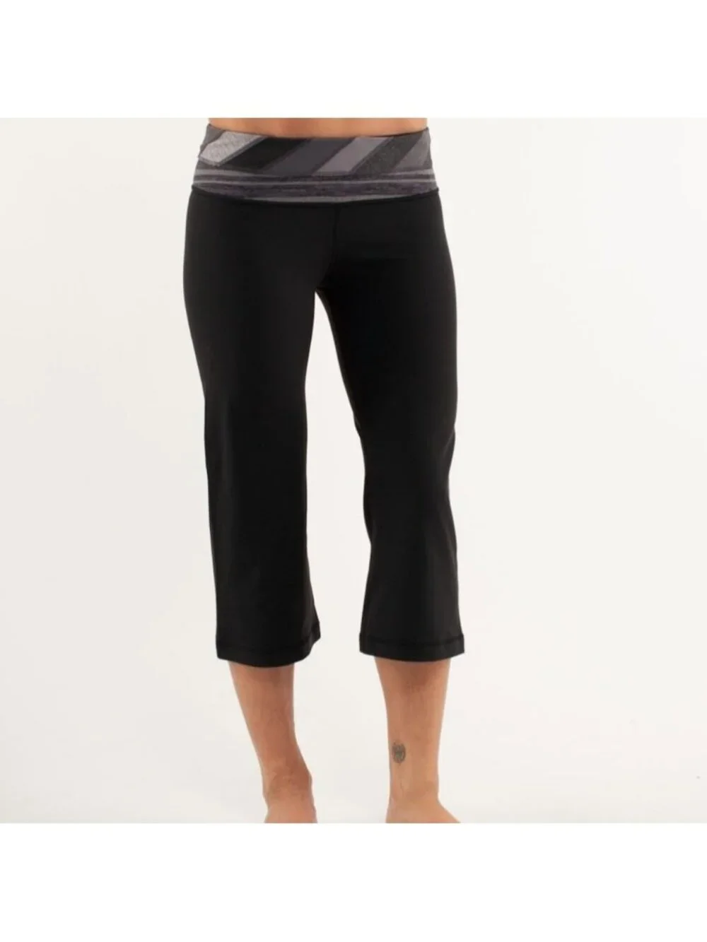 Lululemon Groove Crop Black / Quilt 16 Reversible