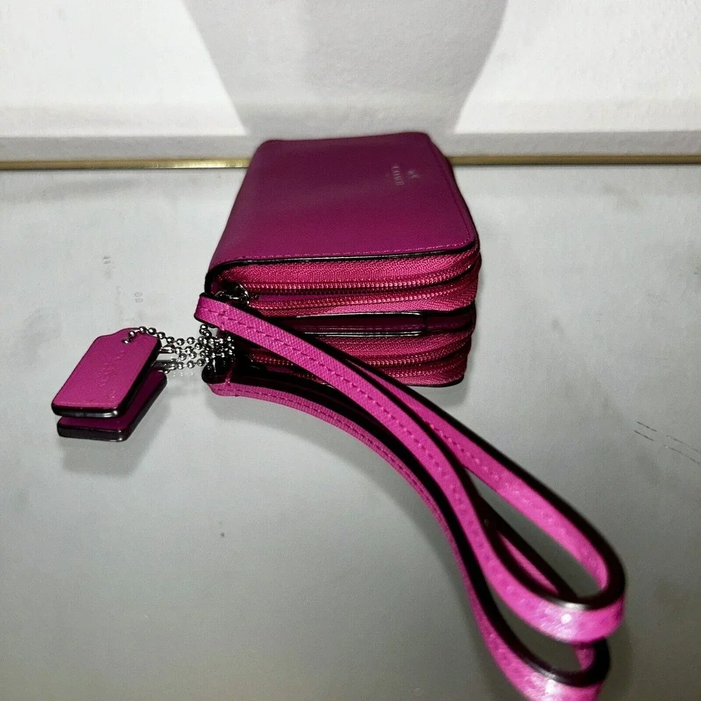 Coach this wallet