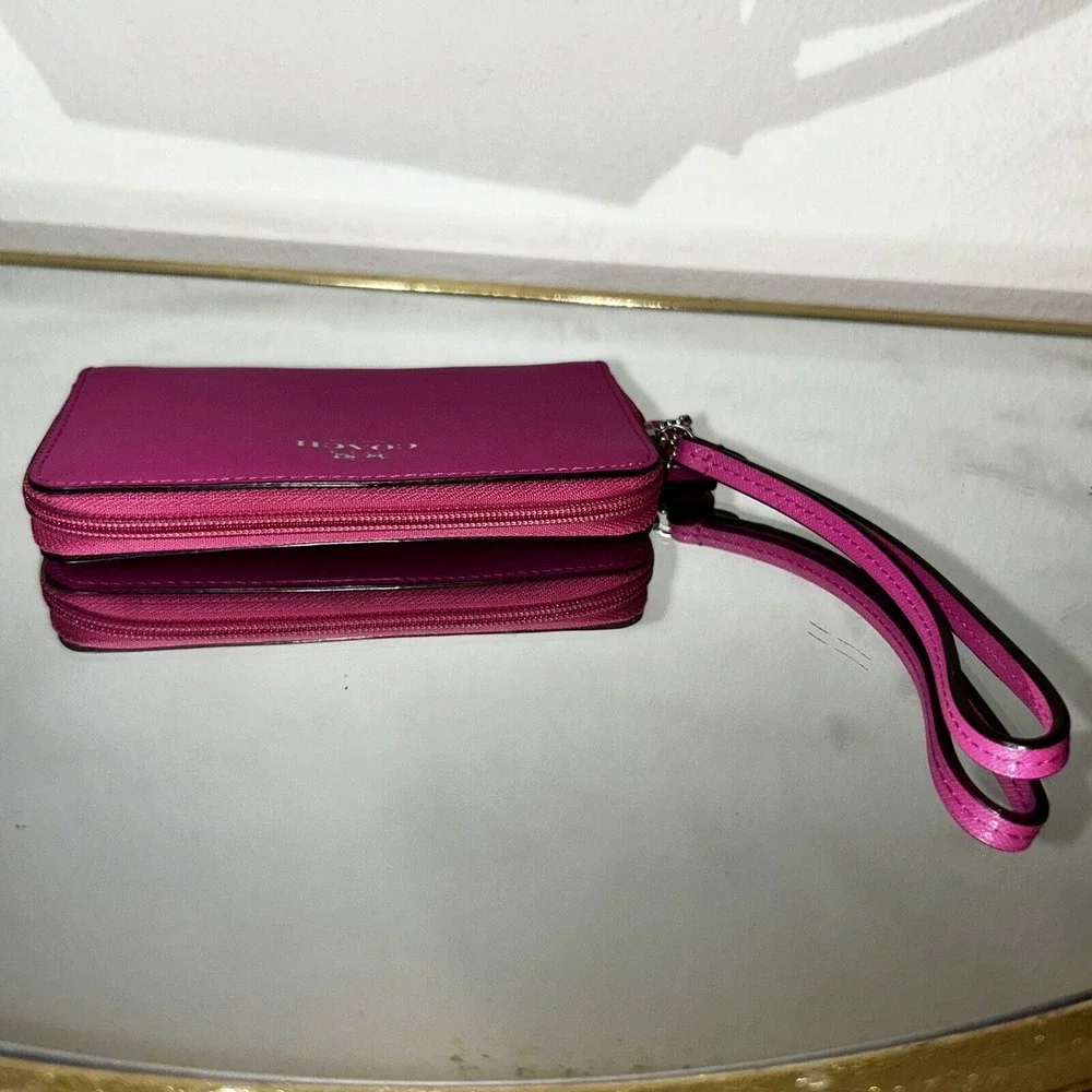 Coach this wallet