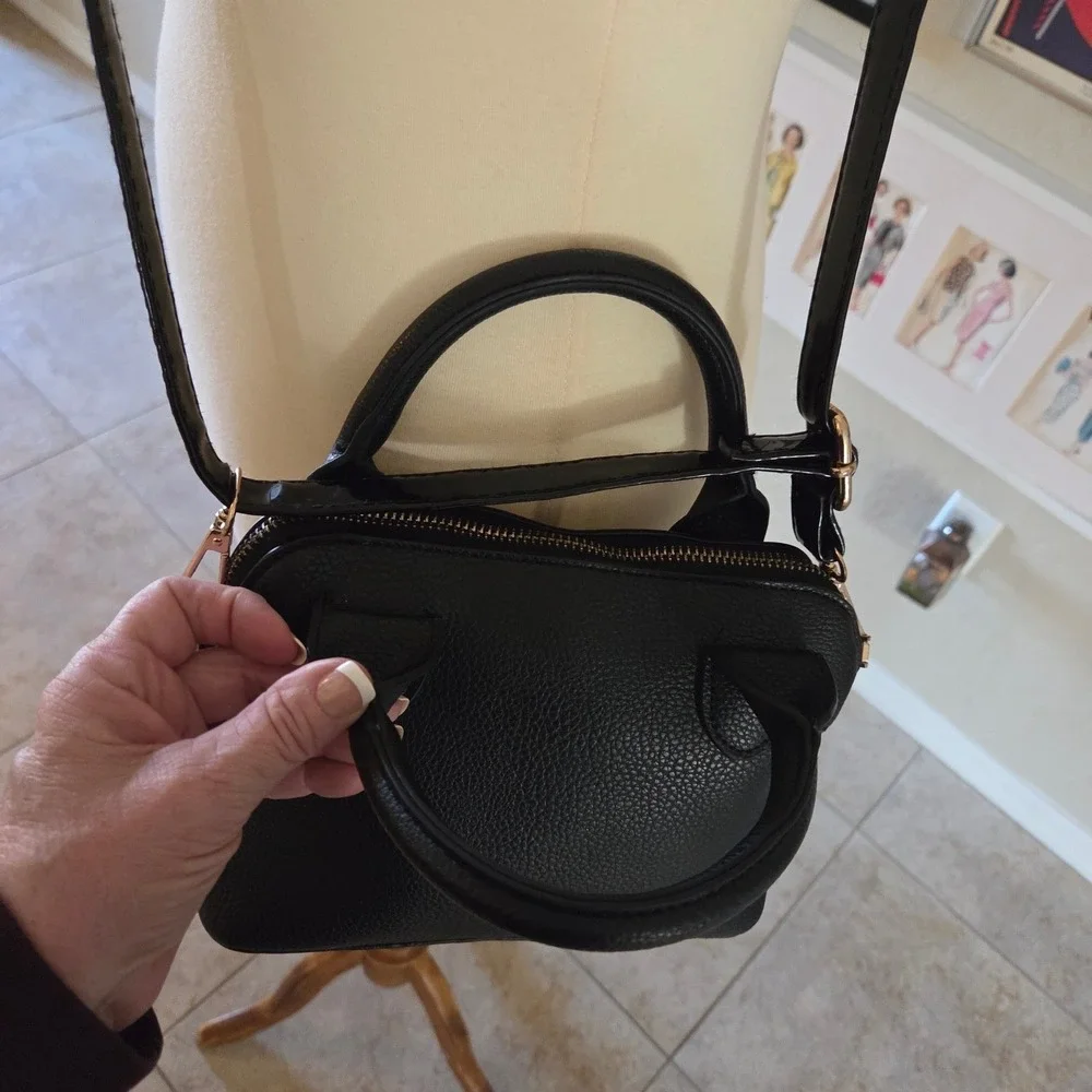 bebe black pebble