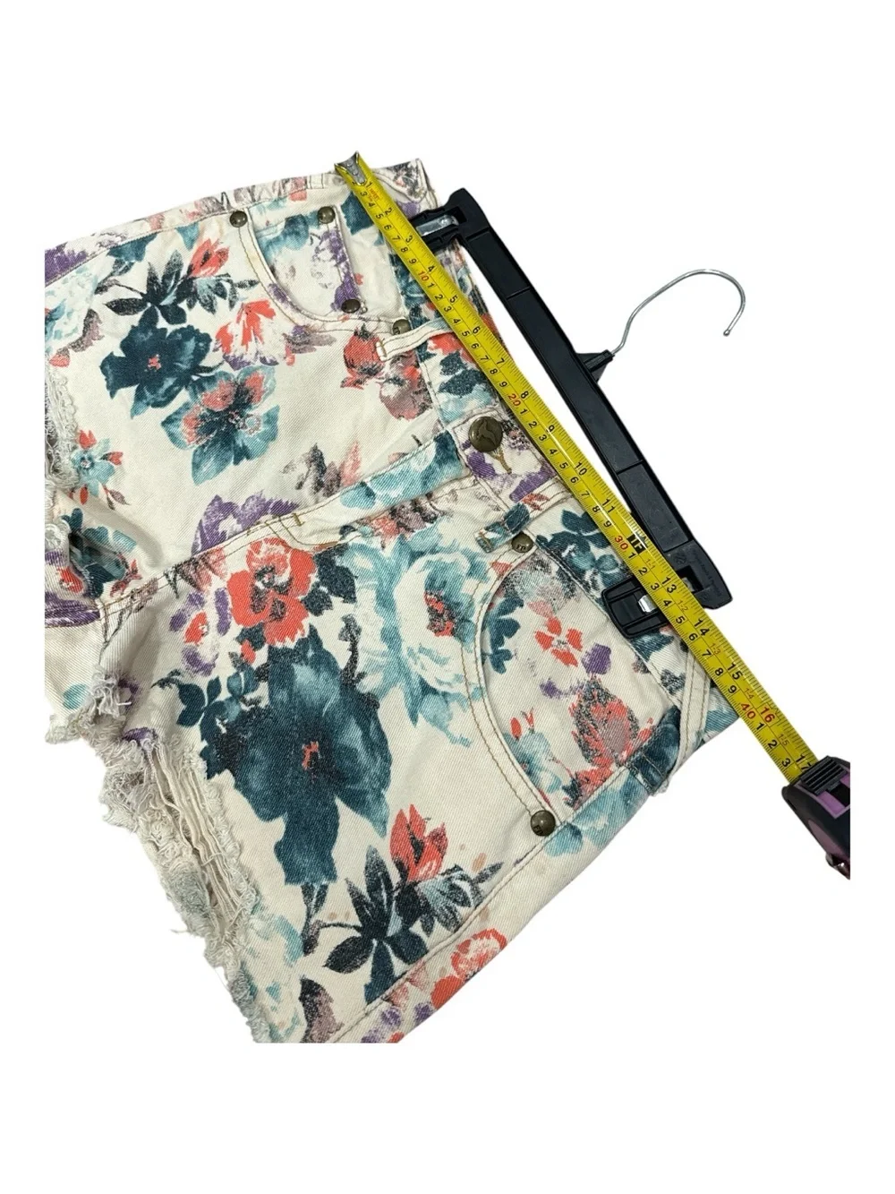 Free People Floral Daisy Duke Distressed Jean Shorts Size 28