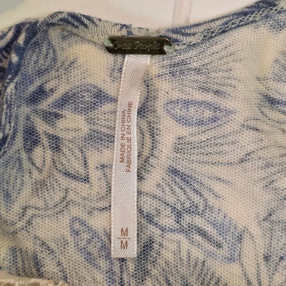 Free People Women's Medium Tank Top‎ Blue White Floral Lace Tiered Linen Blend