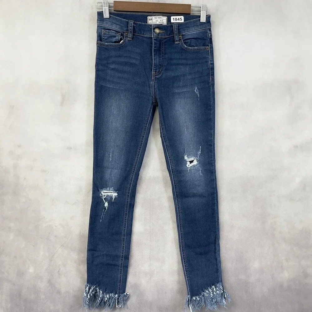 Free People closure please model