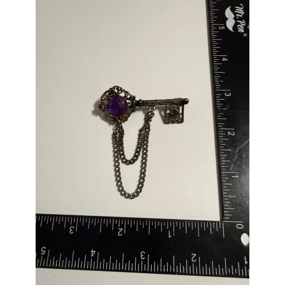 Vintage Gothic Skeleton‎ Key Brooch Purple Rhinestone Silver Tone Chain Pin