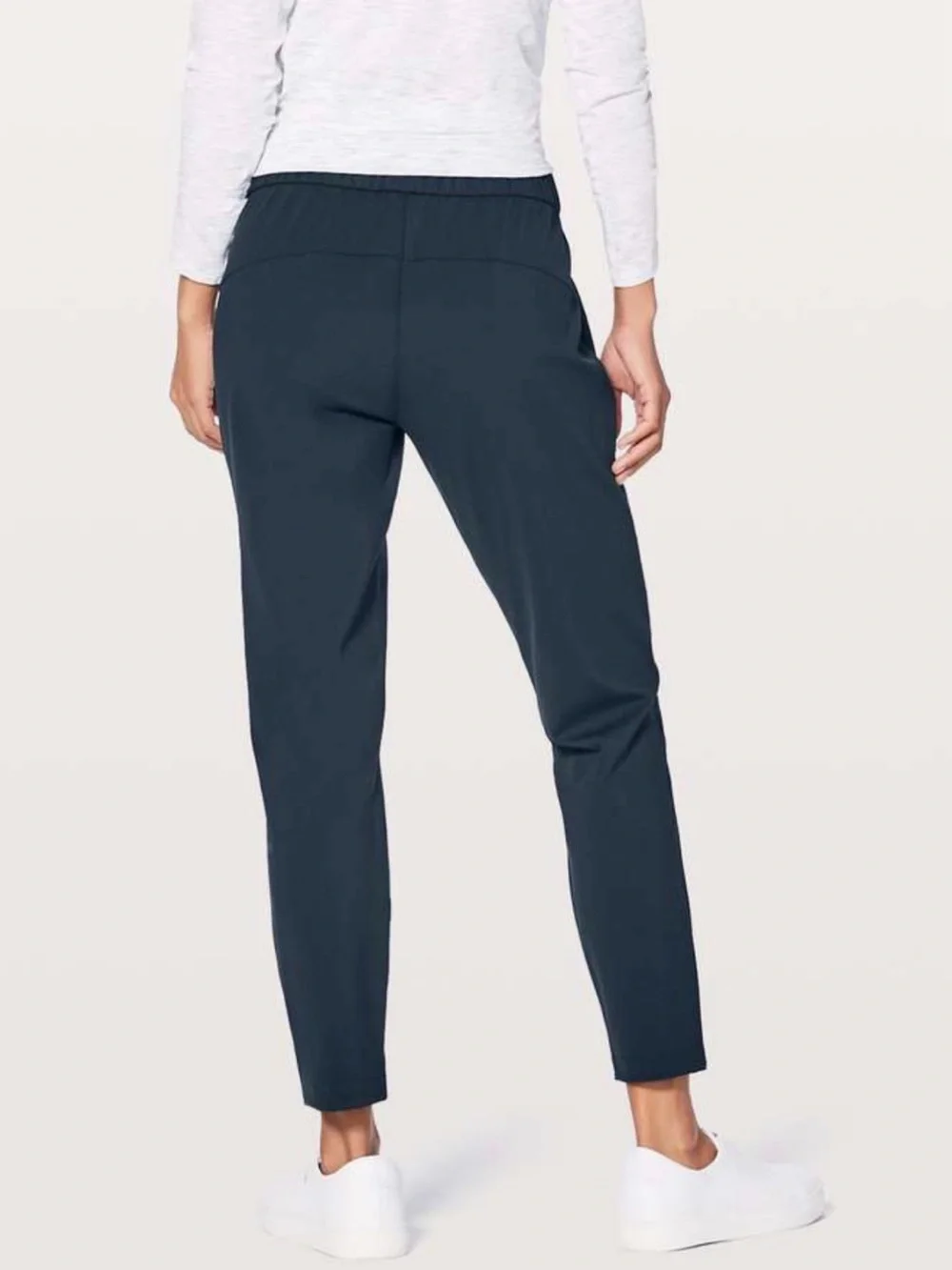 Lululemon On The Fly Pant 7/8 Black Women’s Size 2 Luxtreme Stretch Travel EUC