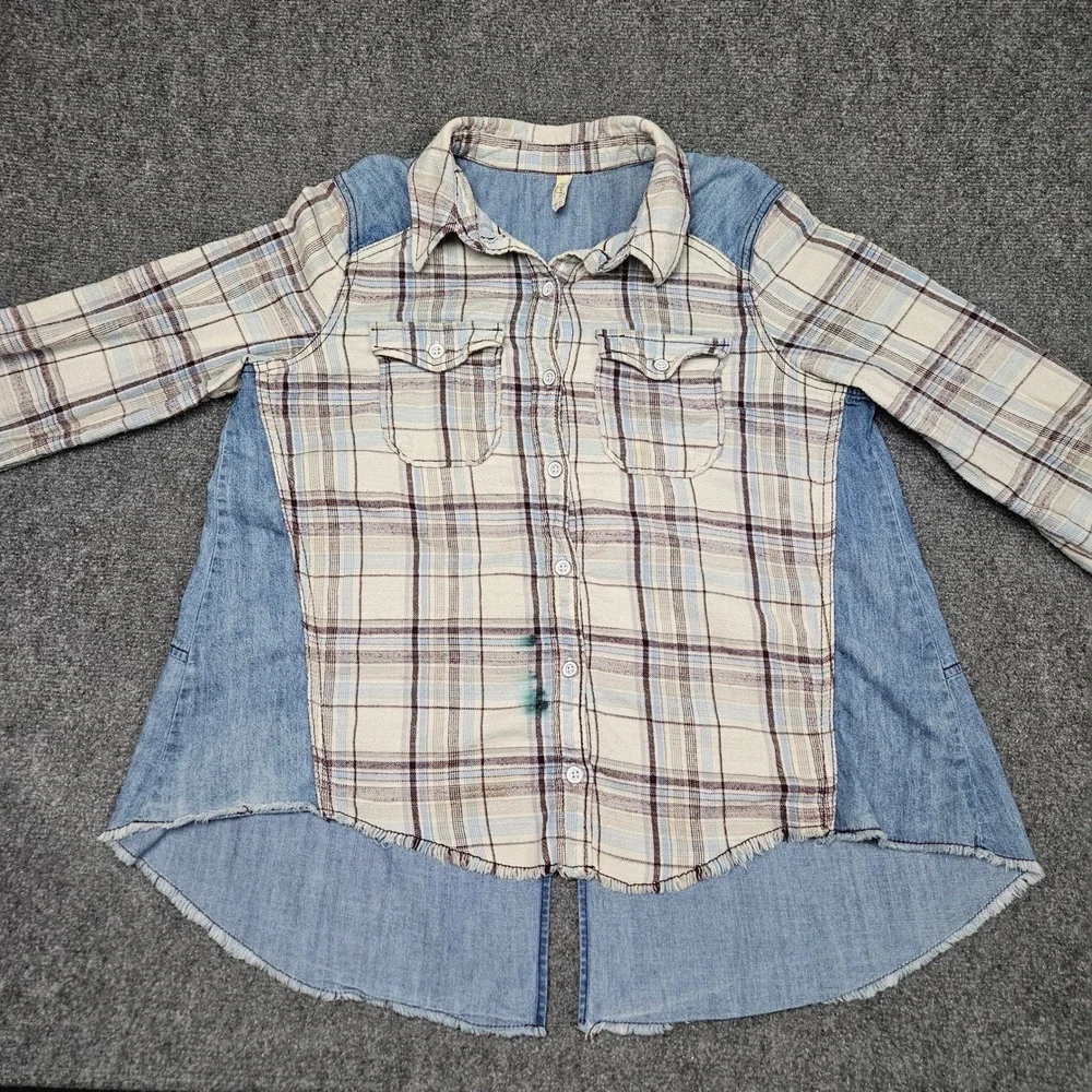 Free People button front