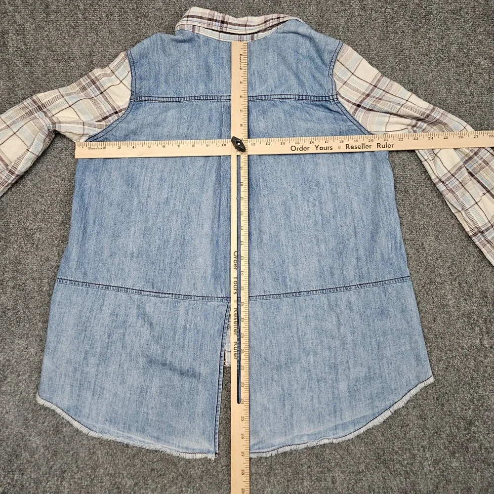 Free People button front