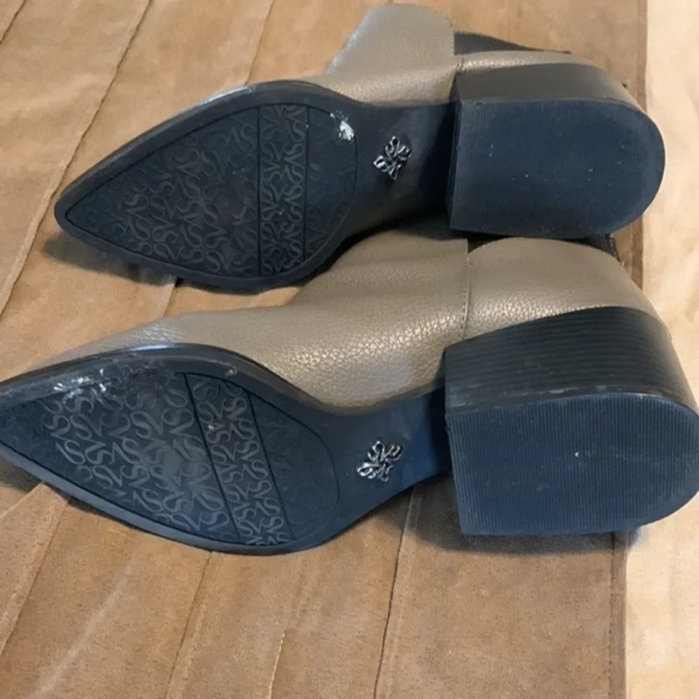Simply Vera Vera Wang excellent worn