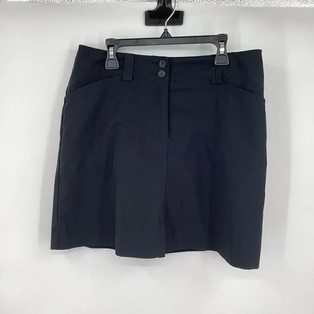 Ladies Nike Golf Skort size 4 Black