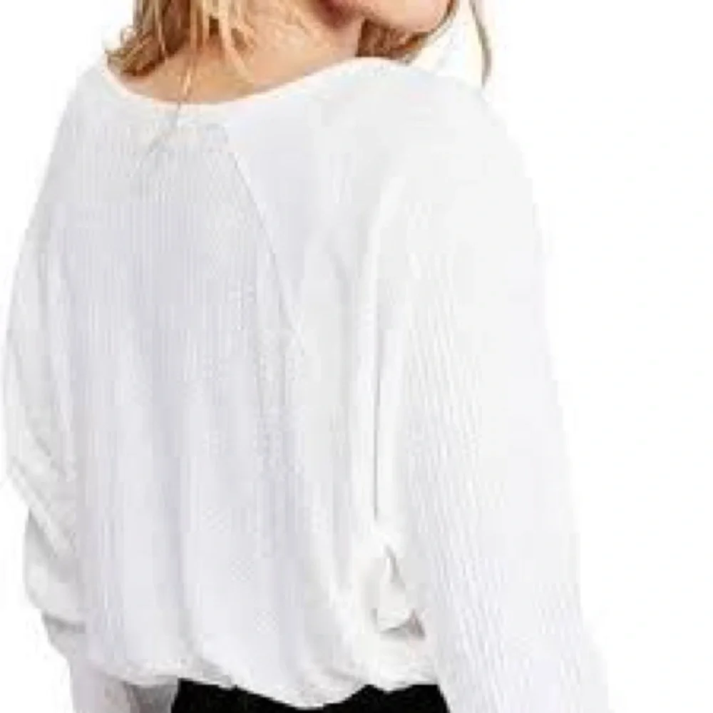 Free People - Santa Clara White Thermal Oversized V Neck Long Sleeve Blouse Sm