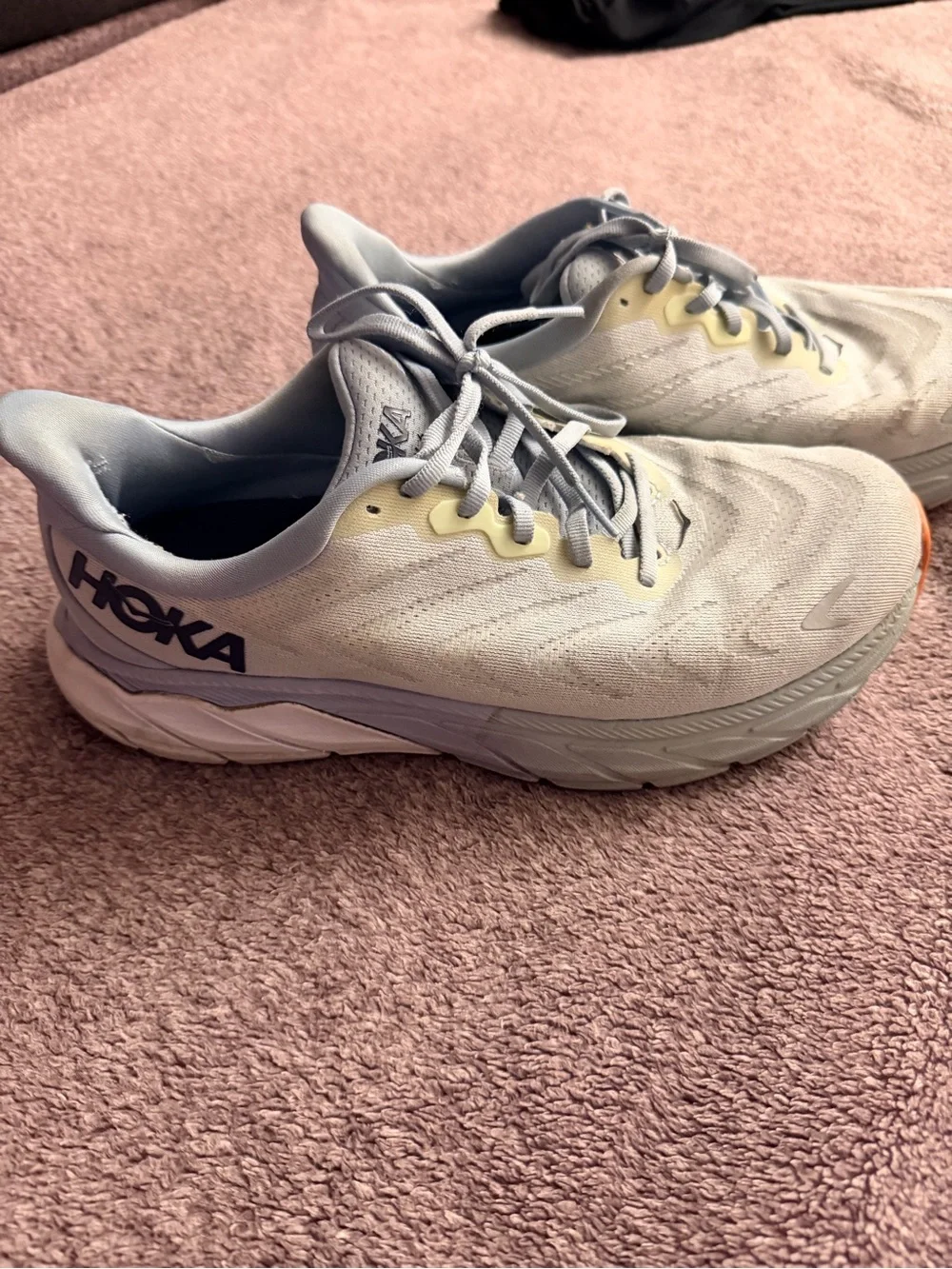 Hoka light gray