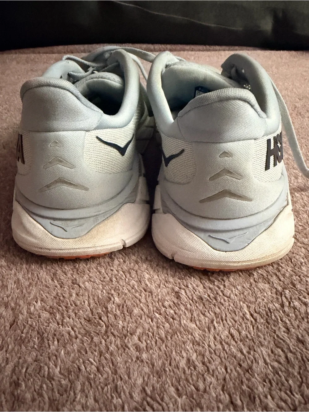 Hoka light gray