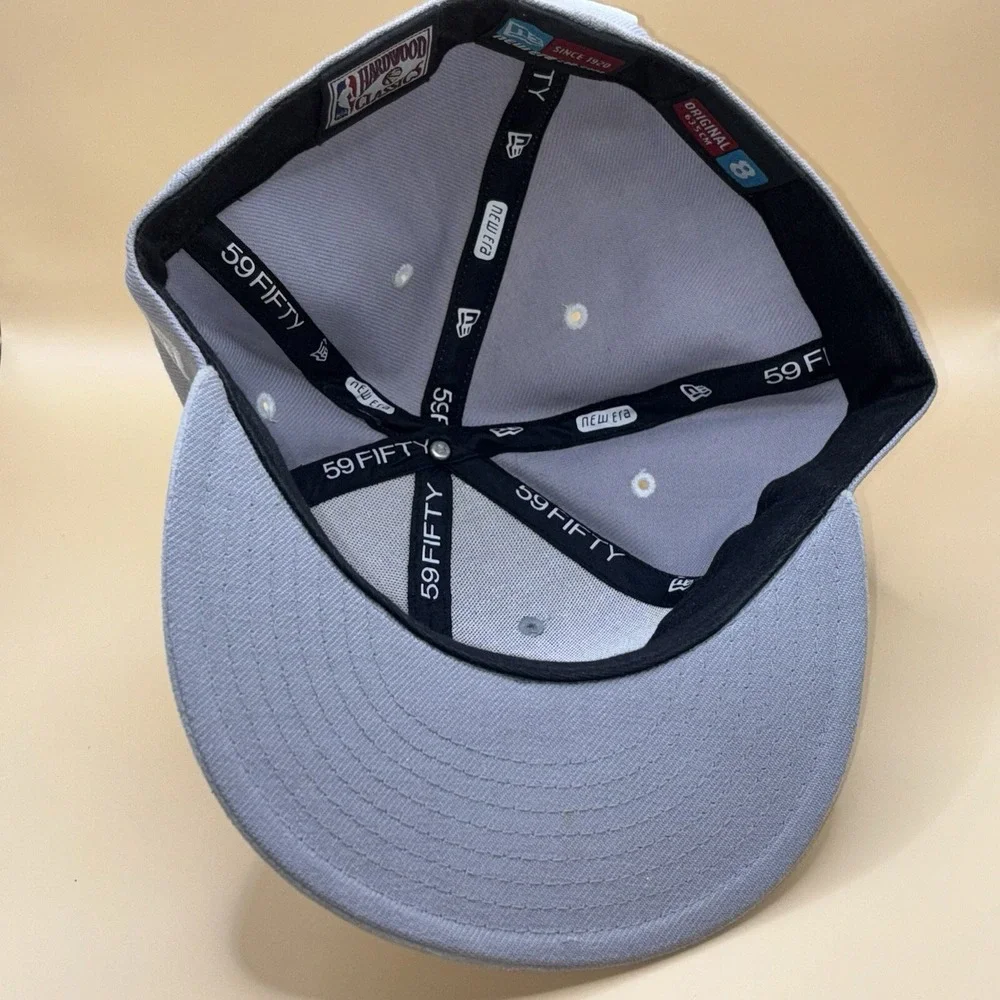 New Era 59FIFTY Philadelphia 76ers Hardwood Classics Fitted Hat Grey White Sz 8