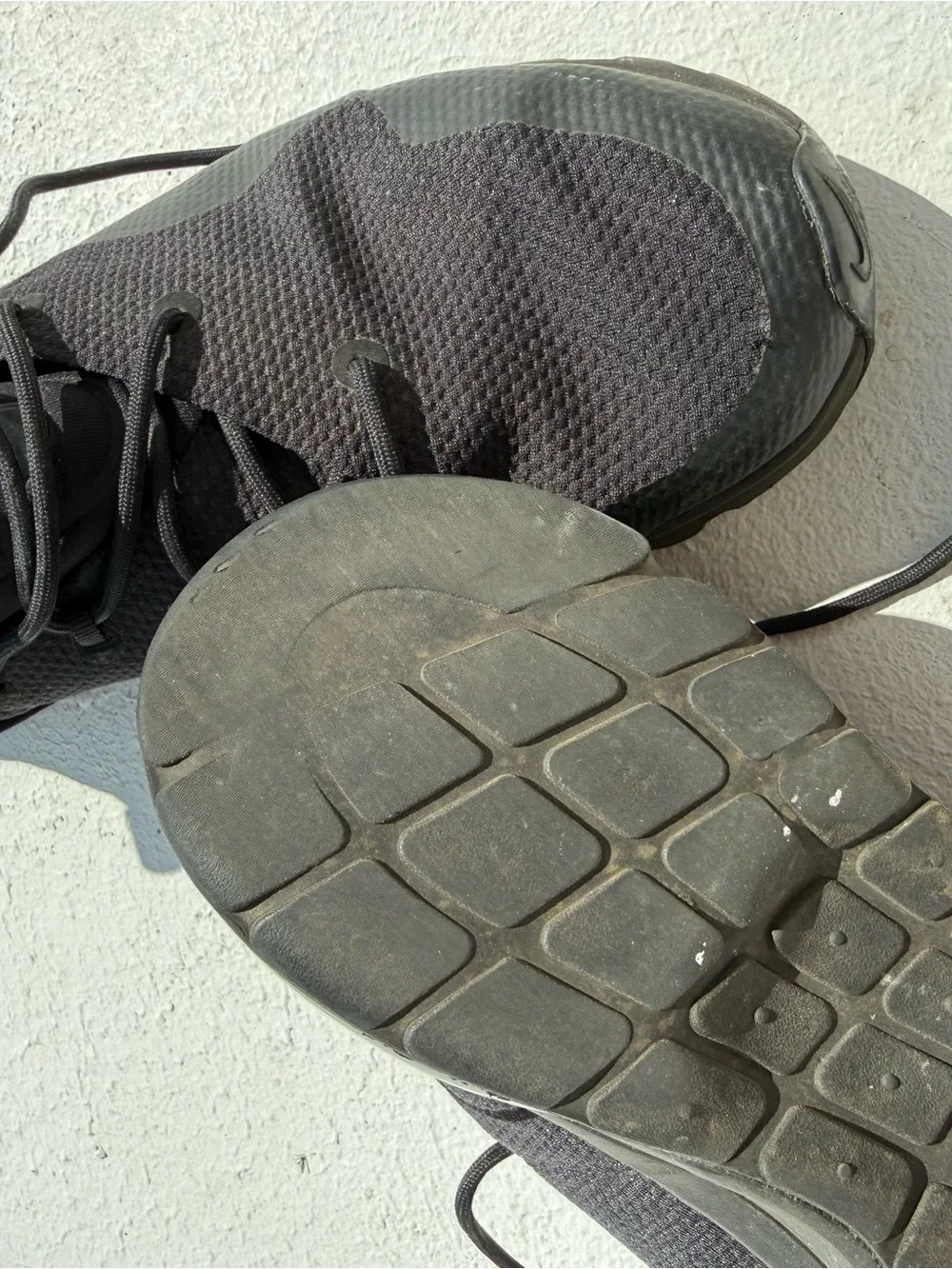 Nike cushioned minimalist lace