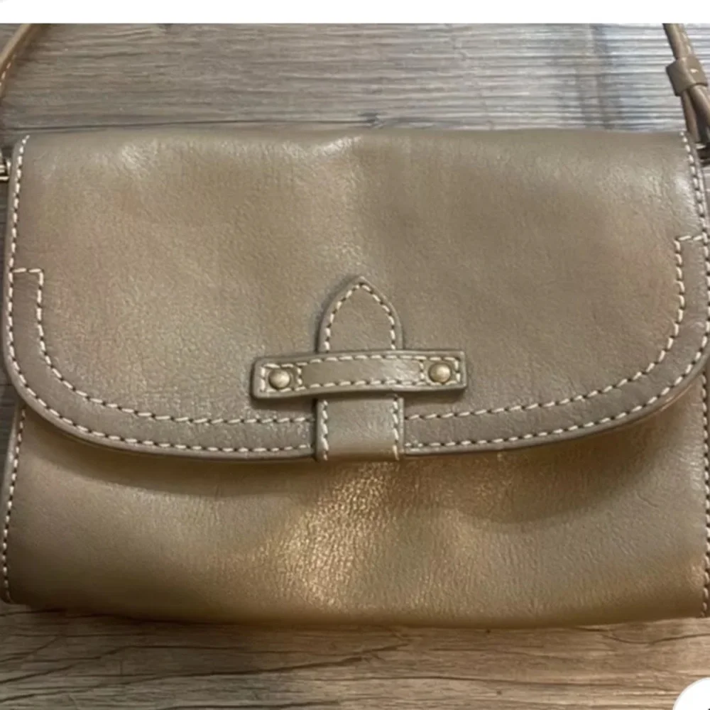 Frye magnetic crossbody