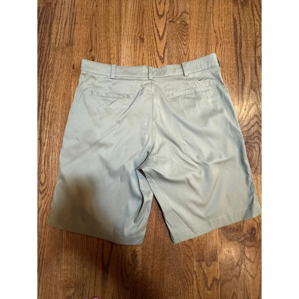 Nike Golf Tour Performance Dri-FIT Shorts Mens 36 Khaki Tan 509179-235‎
