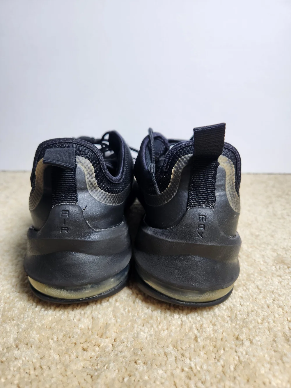 Nike sleek black