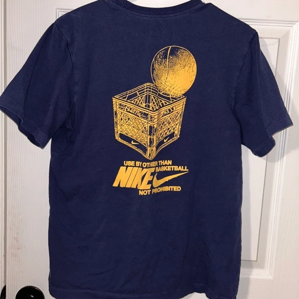 Nike gold casual