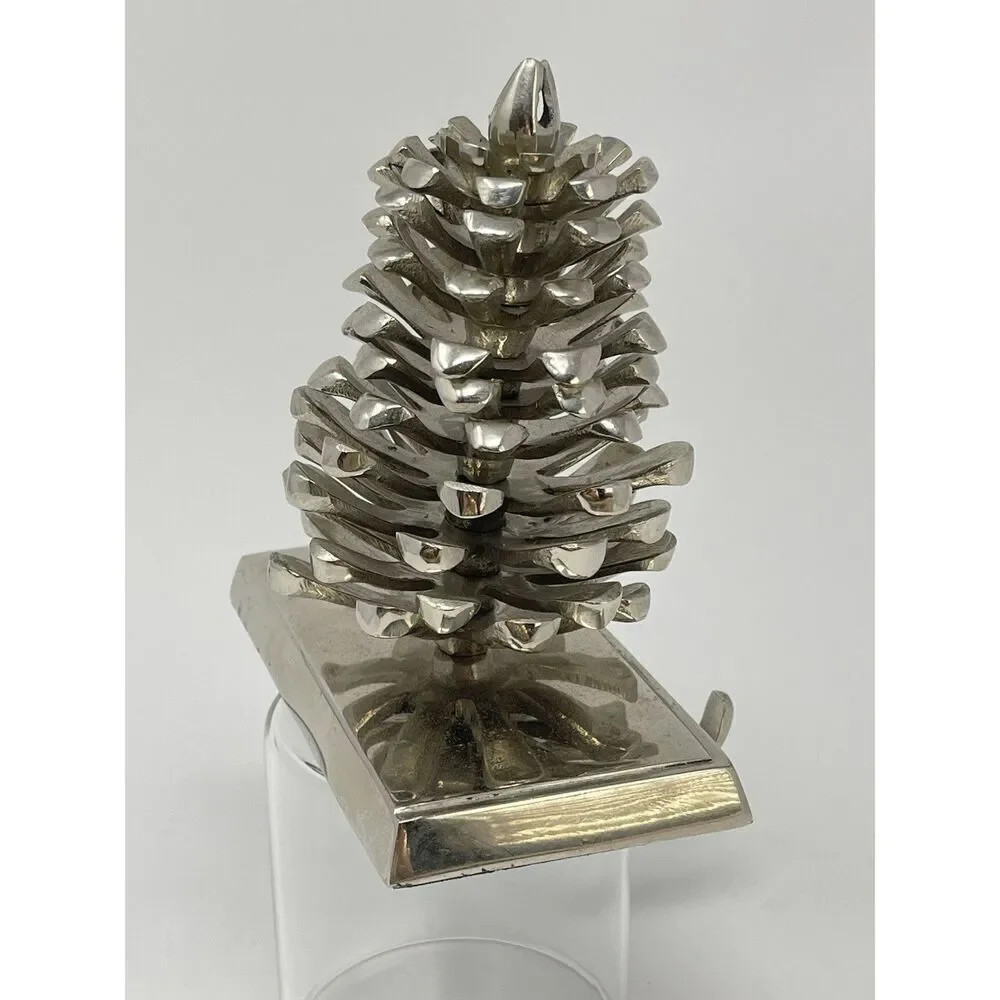 No Brand pine cone