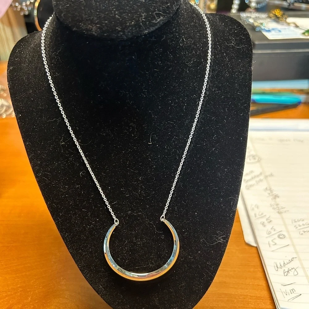Elegant Silver Necklace