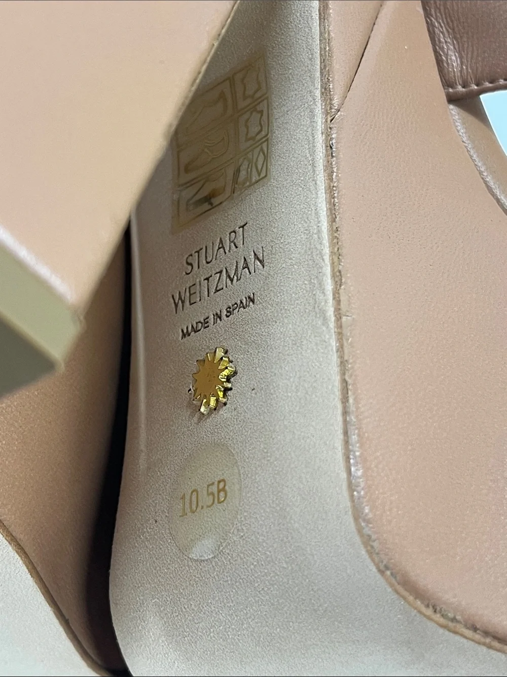 Stuart Weitzman new stuart