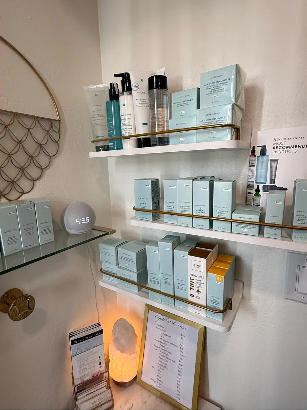 SkinCeuticals Discoloration Defense Serum - Pale Blue Packaging