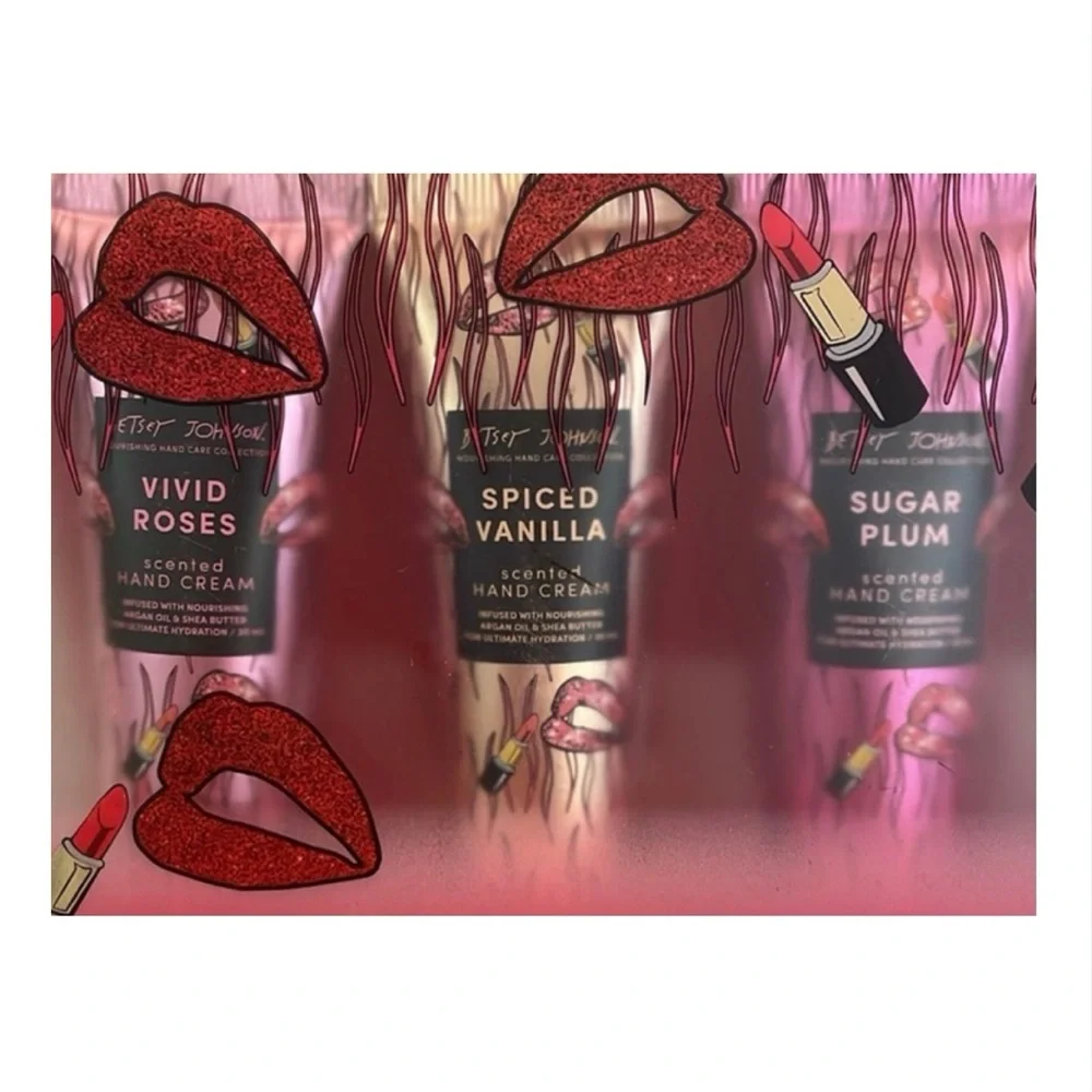 BETSEY JOHNSON 7 Piece Hand Cream Collection, NIP