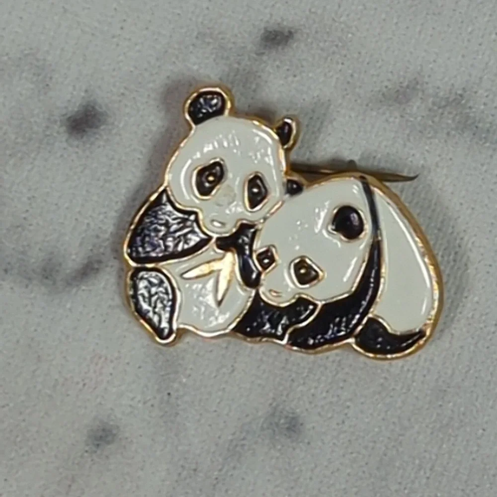 Vintage Panda Bear Lapel Hat Pin Brooch Enamel Gold‎ Tone
